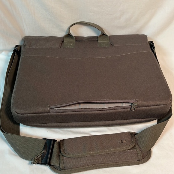 STM Scout 2 Medium Laptop Shoulder Bag , Olive - Picture 8 of 16